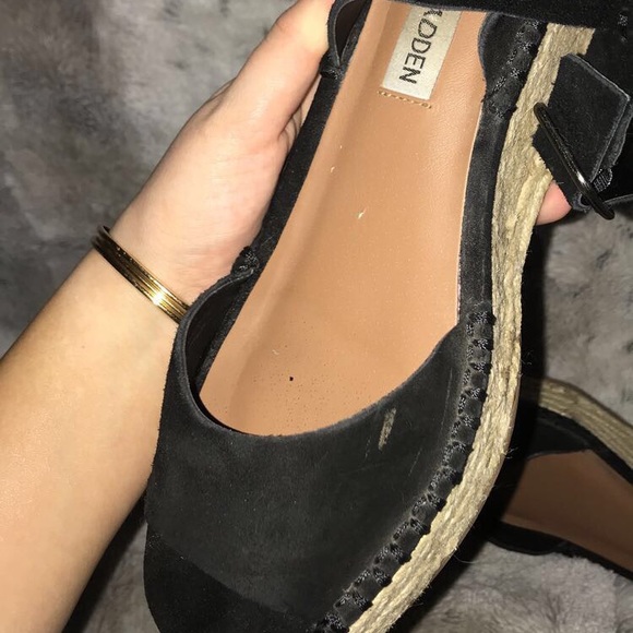 Steve Madden ‘Elody’ Wedge Sandal - Picture 5 of 5